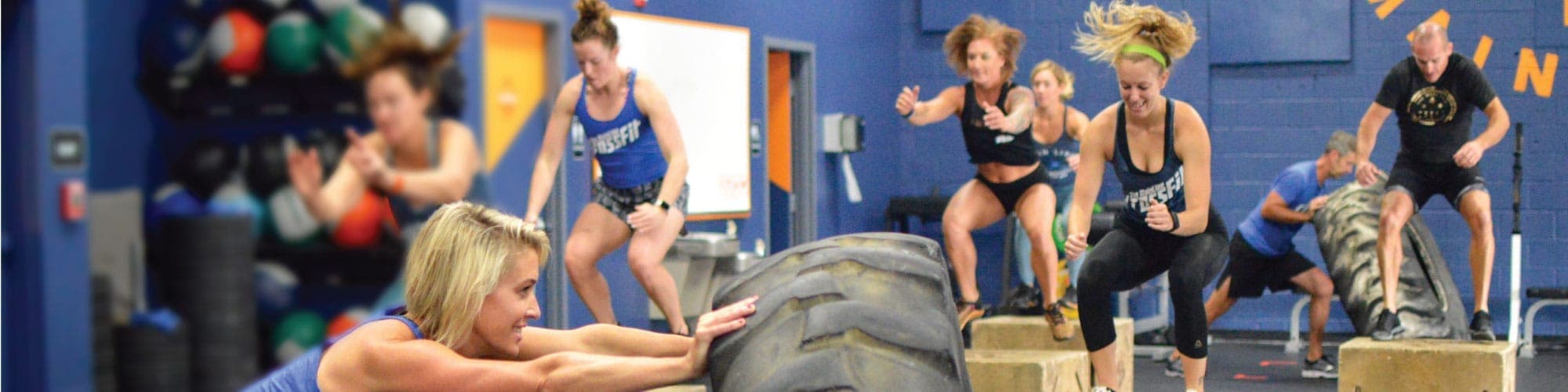 A full class training together on the floor at CrossFit Main Line